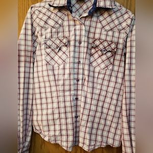 Cute ladies western, snap up, long sleeve shirt. Great condition.